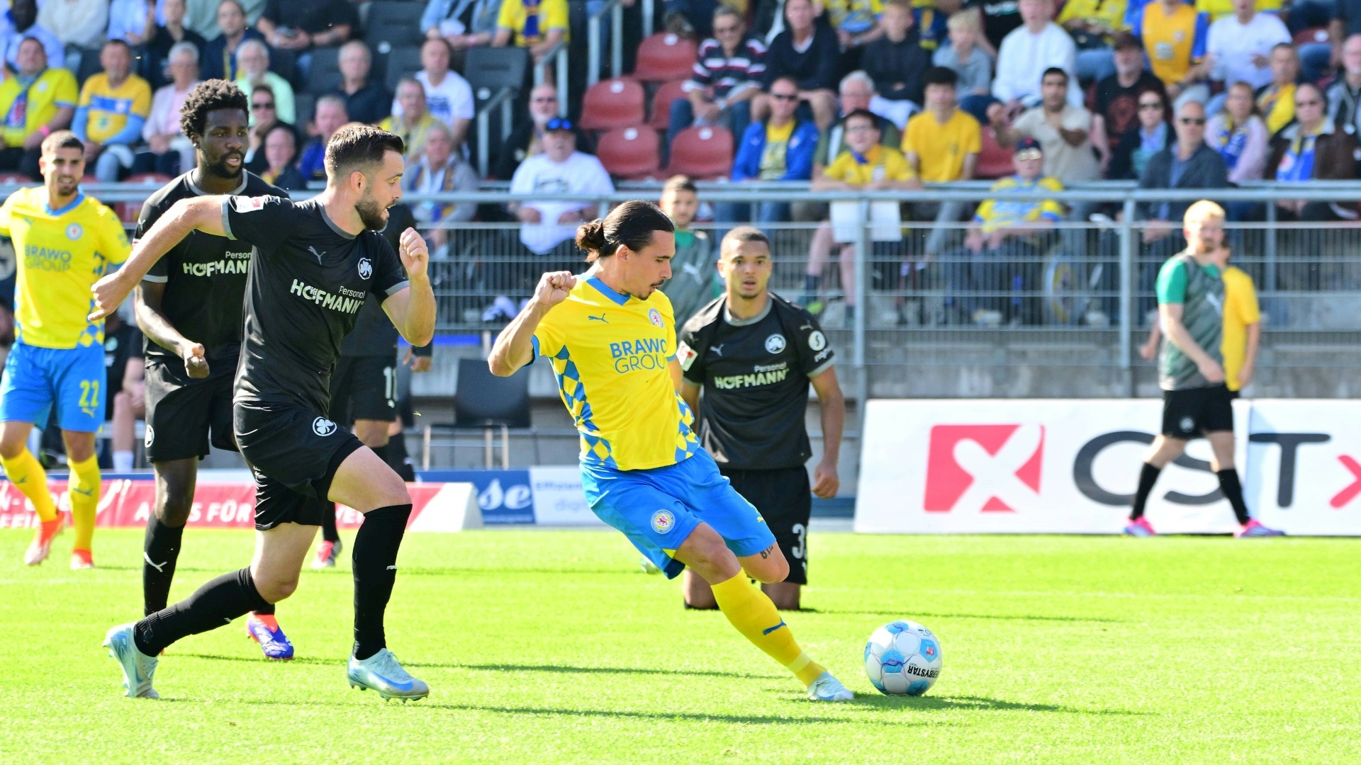 Ohne Trainer Scherning: Braunschweig holt den ersten Sieg Ohne Trainer Scherning: Braunschweig holt den ersten Sieg