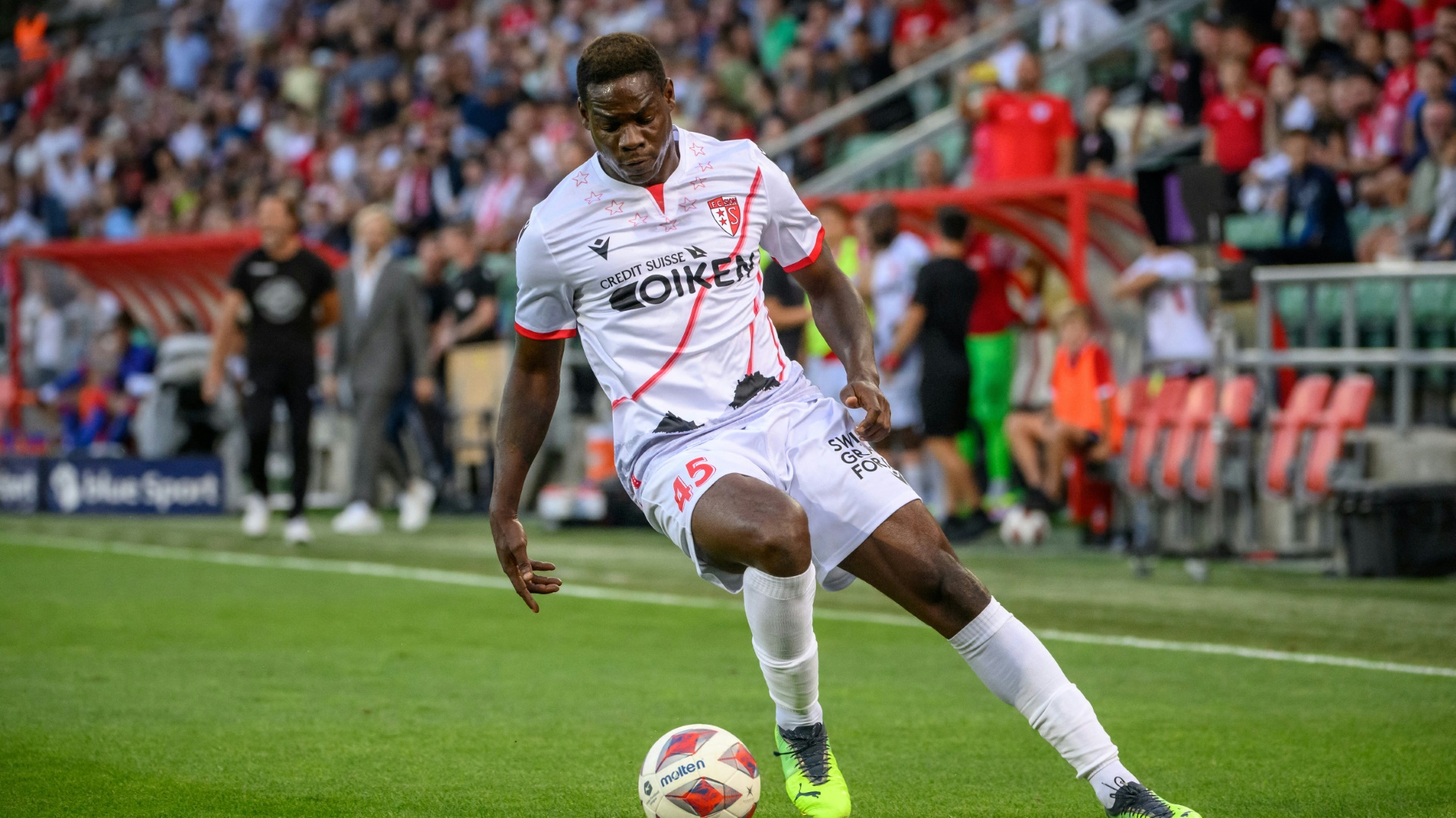 Medien: Balotelli wechselt nach Genua Medien: Balotelli wechselt nach Genua