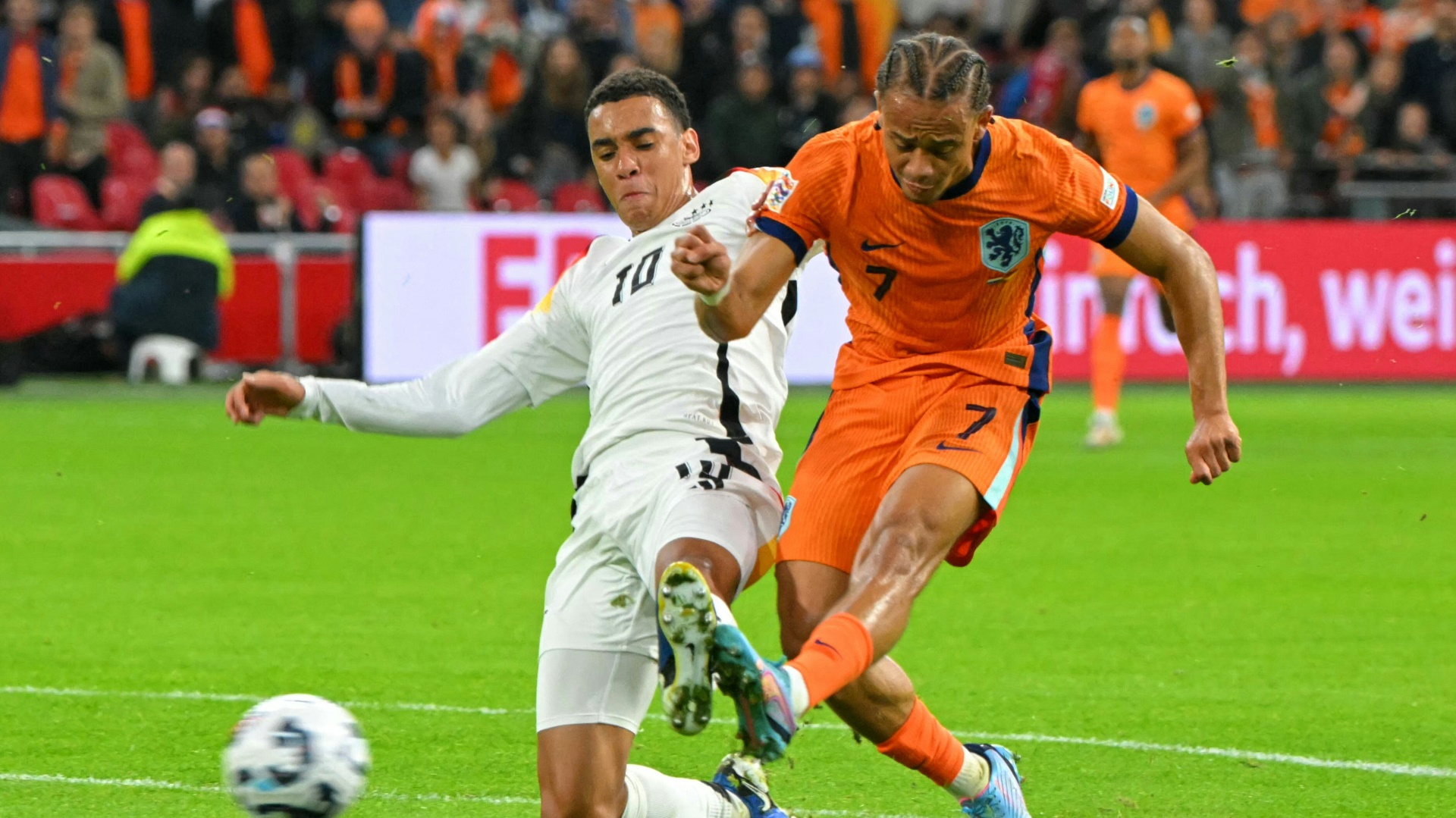 Wilder Klassiker: DFB-Elf besteht extremen Härtetest Wilder Klassiker: DFB-Elf besteht extremen Härtetest
