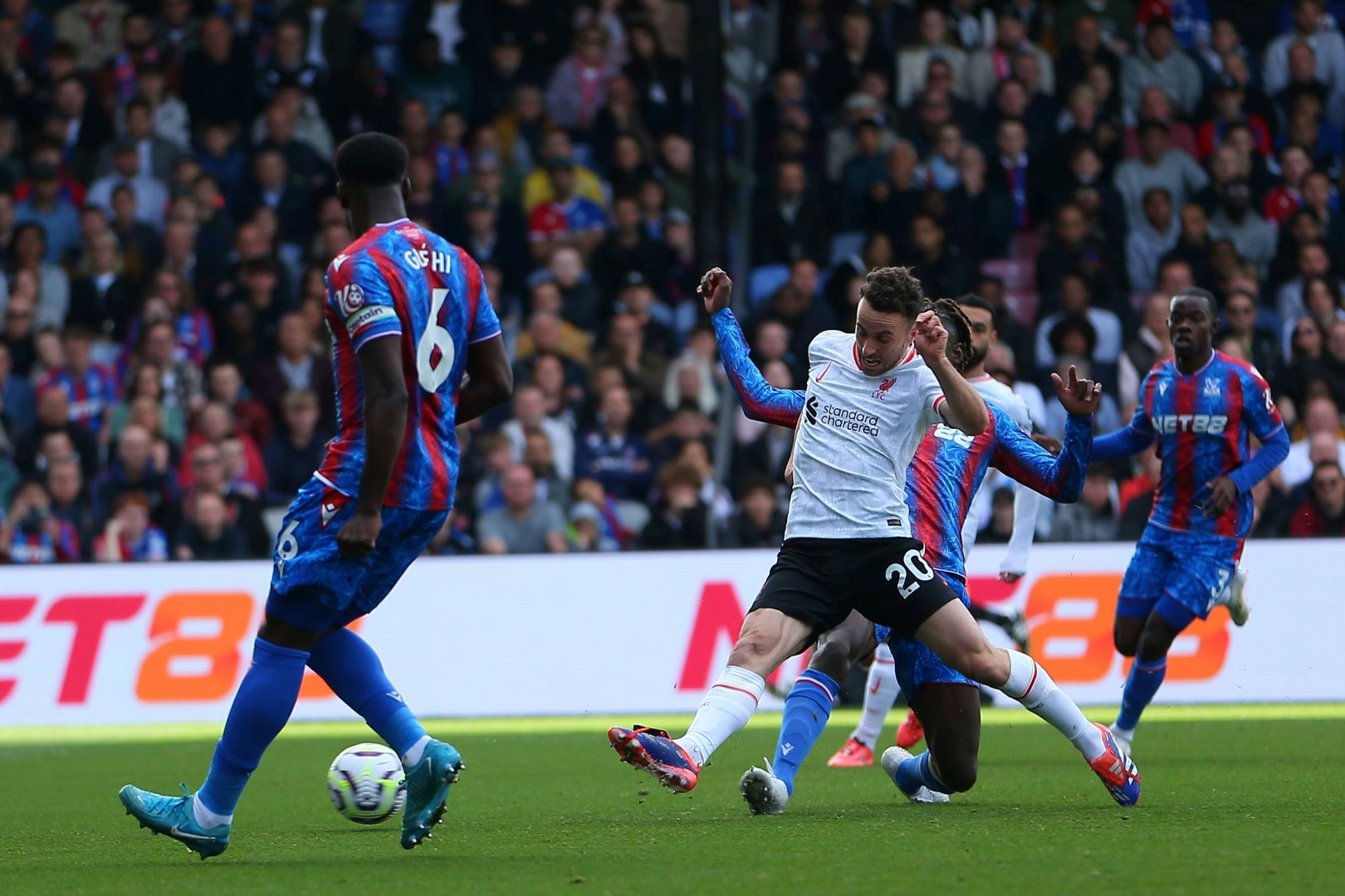 Liverpool legt vor: Pflichtsieg bei Crystal Palace Liverpool legt vor: Pflichtsieg bei Crystal Palace