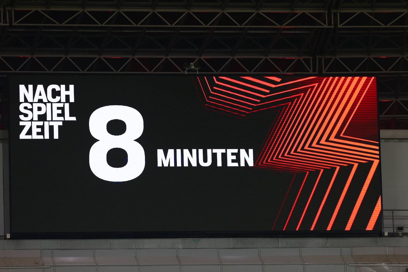 Überstunden im Fußball: 10 Millionen Ehen in Gefahr? Überstunden im Fußball: 10 Millionen Ehen in Gefahr?