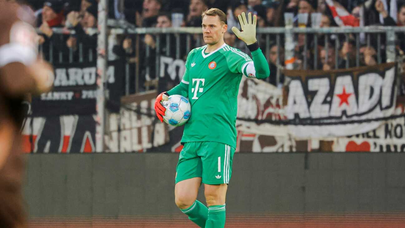 FC Bayern: Neuer sieht erstmals Rot FC Bayern: Neuer sieht erstmals Rot