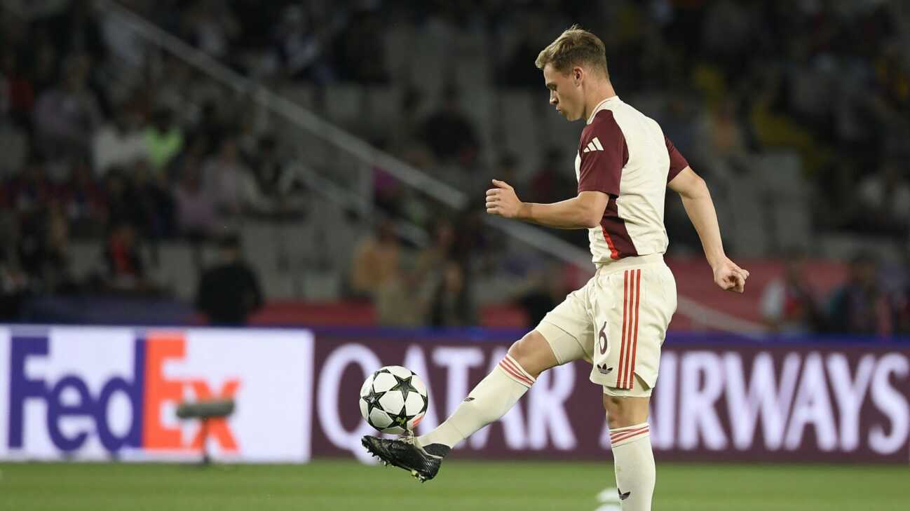 Bei Verbleib in München: Eberl verspricht Kimmich Kapitänsbinde Bei Verbleib in München: Eberl verspricht Kimmich Kapitänsbinde