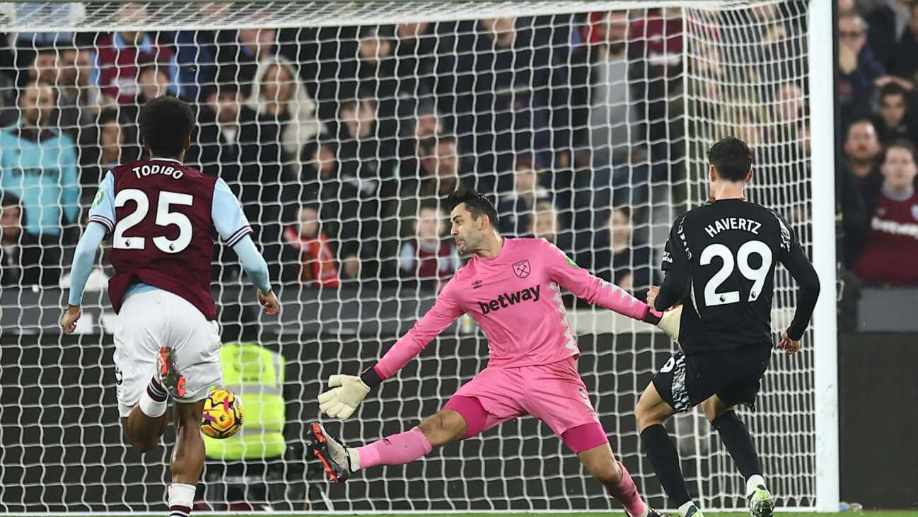 Dritter Sieg in einer Woche: Arsenal springt auf Platz zwei Dritter Sieg in einer Woche: Arsenal springt auf Platz zwei