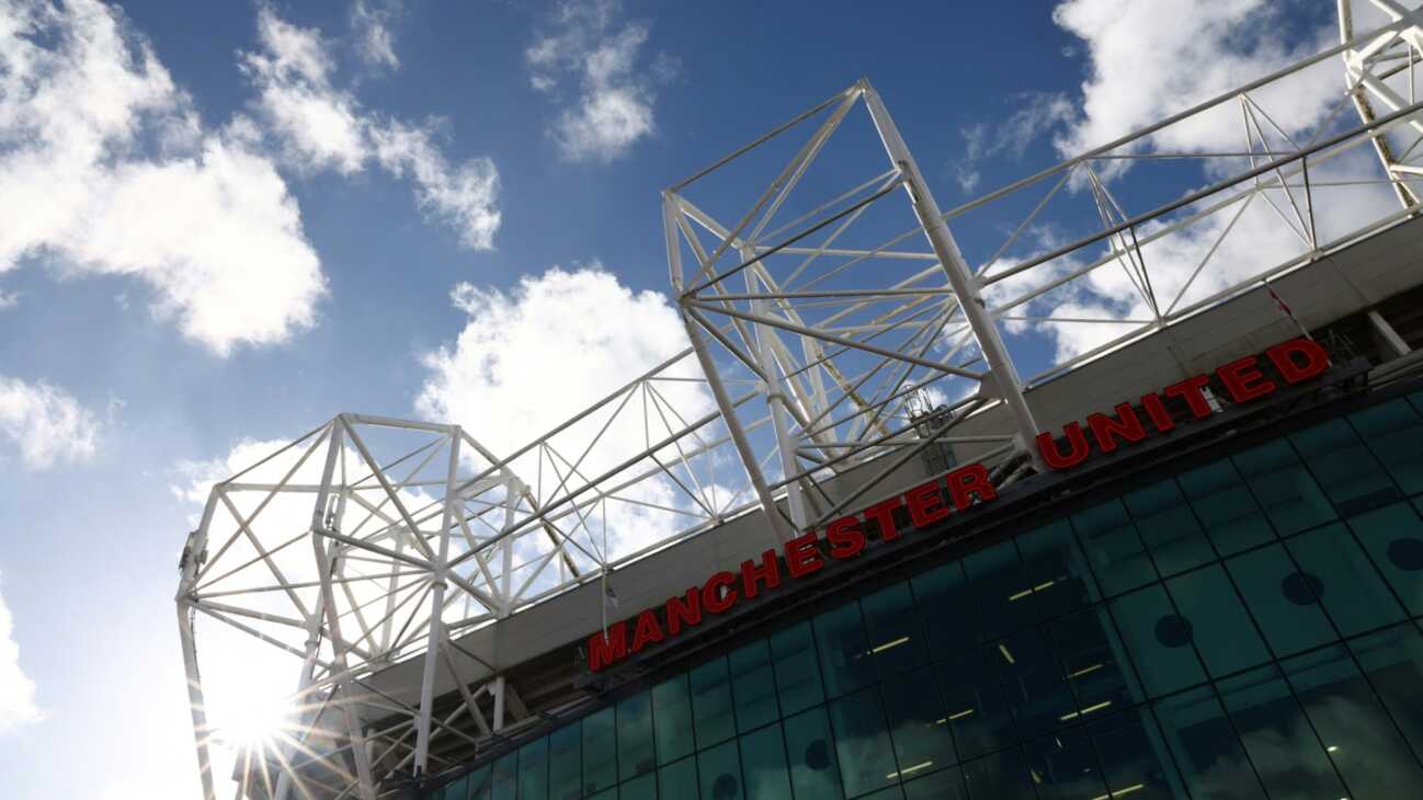ManUnited: Mehrheit der Fans will das Old Trafford verlassen ManUnited: Mehrheit der Fans will das Old Trafford verlassen