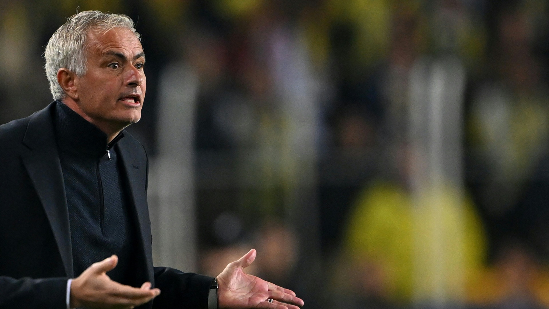Mourinho: Jubelsturz und Generalkritik Mourinho: Jubelsturz und Generalkritik