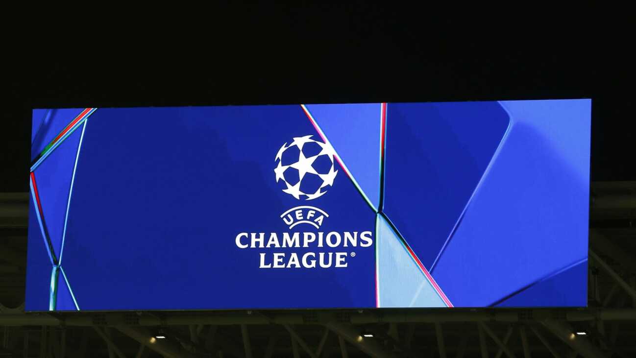 Flutkatastrophe in Spanien: Schweigeminute in UEFA-Wettbewerben Flutkatastrophe in Spanien: Schweigeminute in UEFA-Wettbewerben