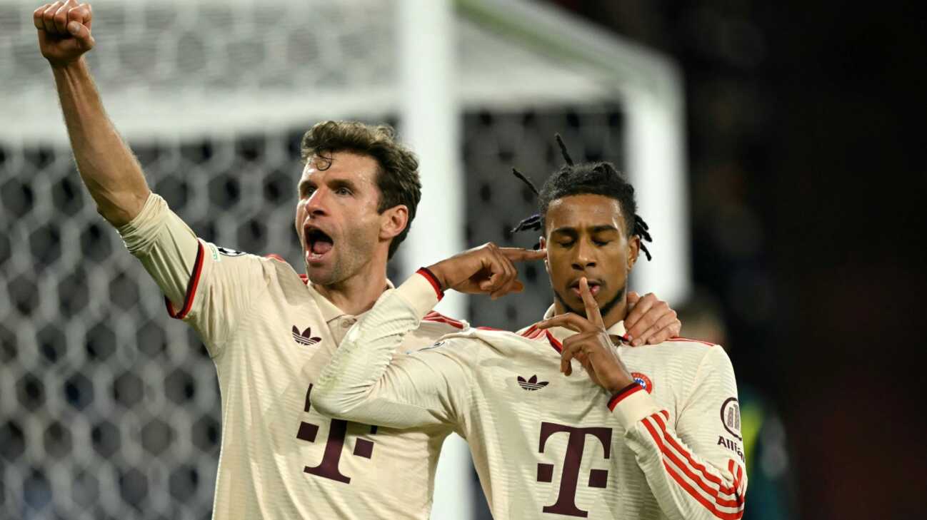 Sieg auf Schalke: Müller "melancholisch" Sieg auf Schalke: Müller "melancholisch"
