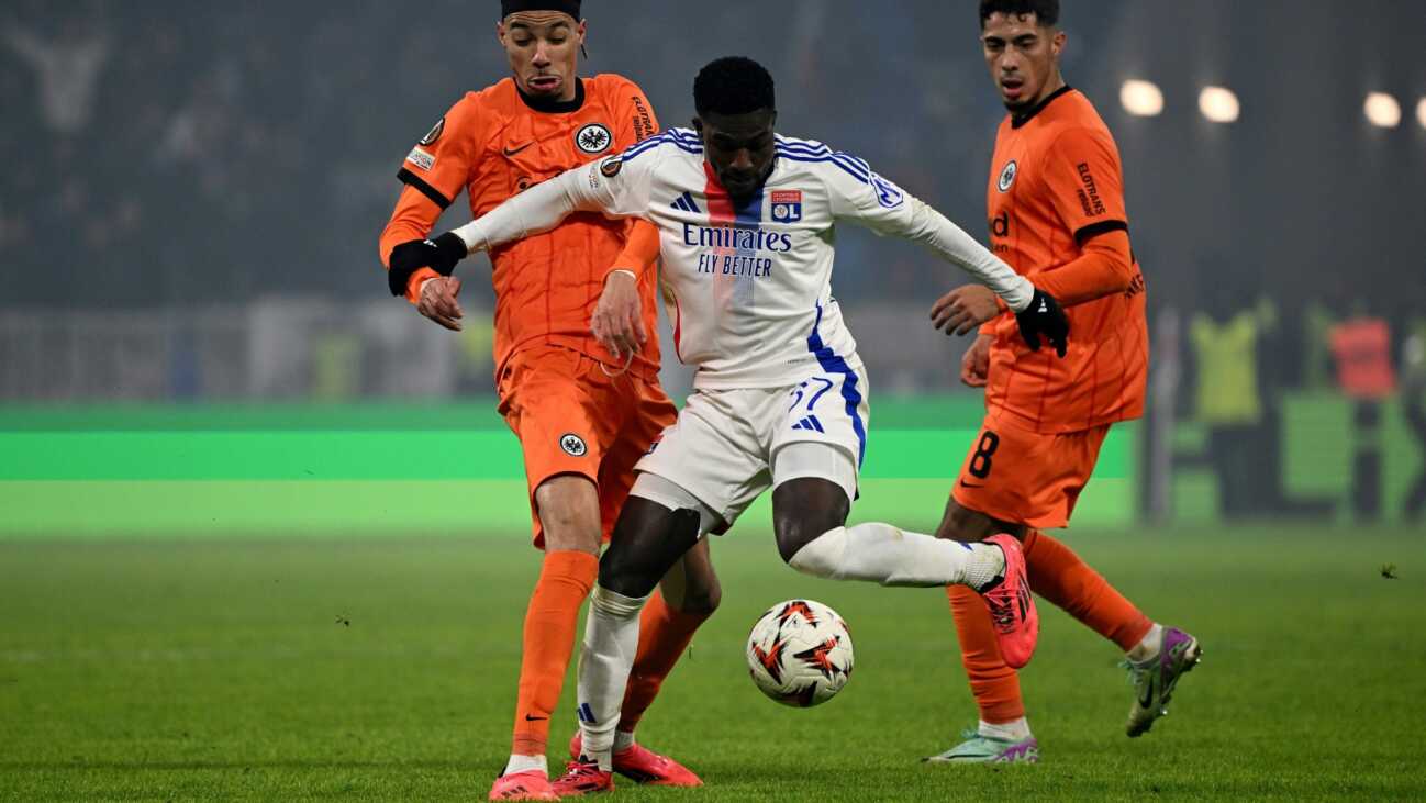 Erste Niederlage: Lyon zeigt Frankfurt die Grenzen auf Erste Niederlage: Lyon zeigt Frankfurt die Grenzen auf