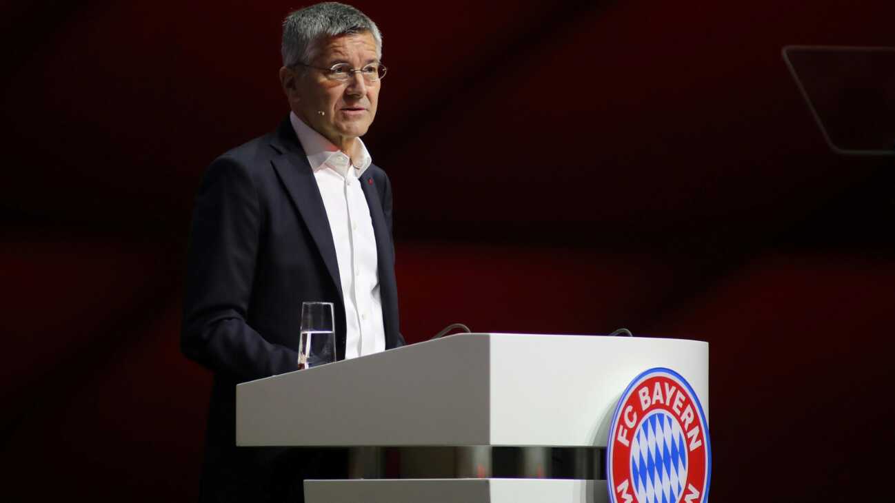 Mehr als eine Milliarde: FC Bayern verkündet Rekordumsatz Mehr als eine Milliarde: FC Bayern verkündet Rekordumsatz