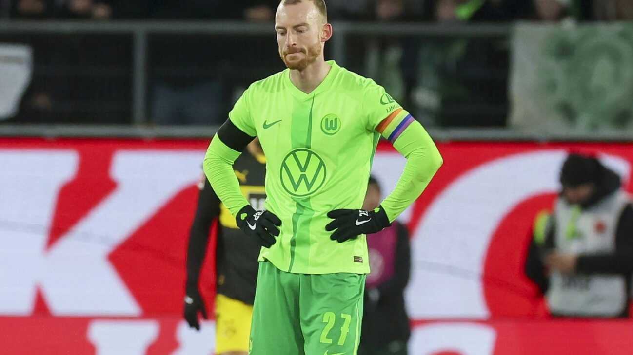 "Kranke Welt": Wolfsburgs Arnold gedenkt der Magdeburg-Opfer "Kranke Welt": Wolfsburgs Arnold gedenkt der Magdeburg-Opfer