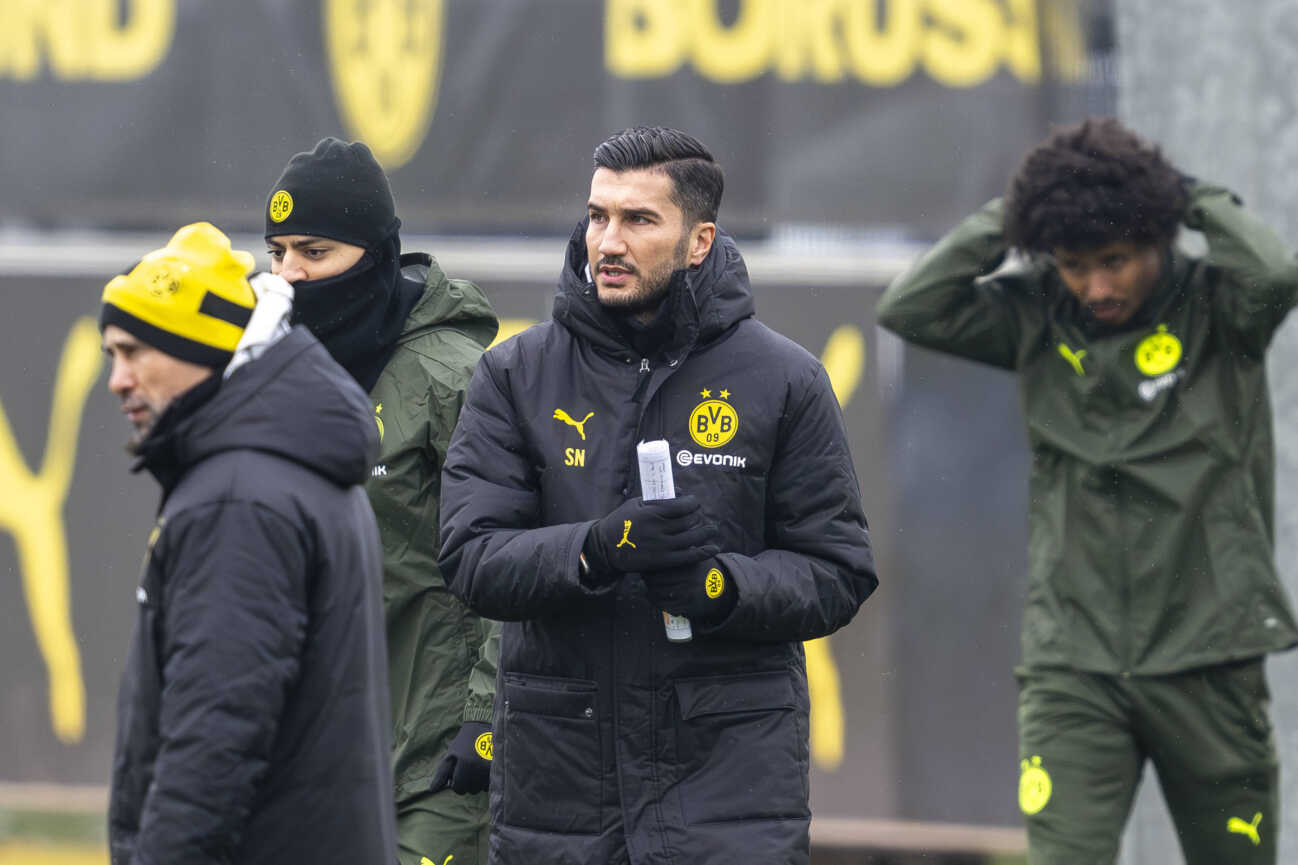 20012025-fuball-training-von-borussia-1057961700 20.01.2025: Fußball: Training von Borussia Dortmund vor dem Spiel in der Champions League beim FC Bologna. Dortmunds Trainer Nuri Sahin *** 20 01 2025 Borussia Dortmund soccer training ahead of the Champions League match at FC Bologna Dortmund coach Nuri Sahin Copyright: xDavidxInderliedx