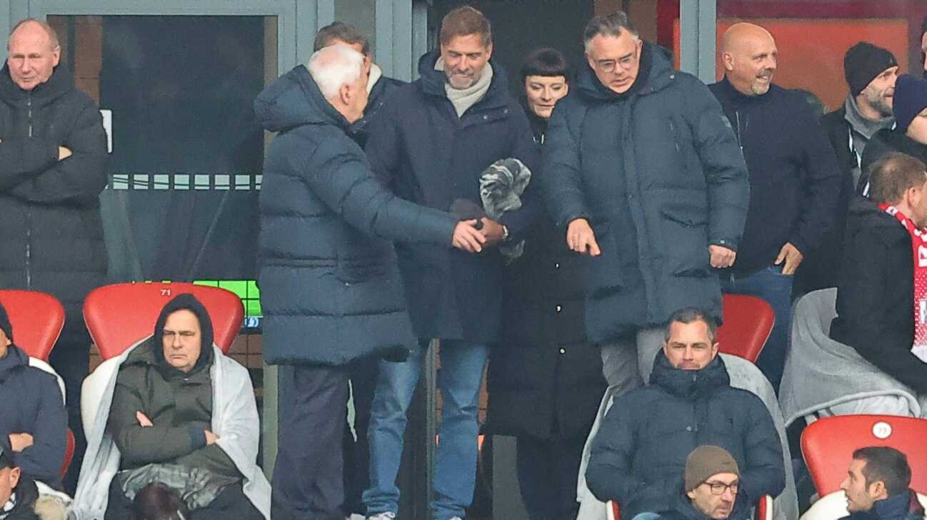 "Königstransfer" Klopp bei RB-Spiel auf der Tribüne "Königstransfer" Klopp bei RB-Spiel auf der Tribüne