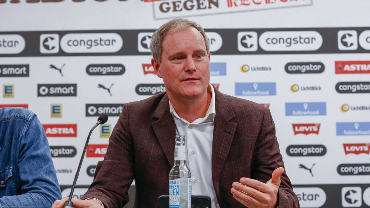Göttlich soll Präsident des FC St. Pauli bleiben Göttlich soll Präsident des FC St. Pauli bleiben