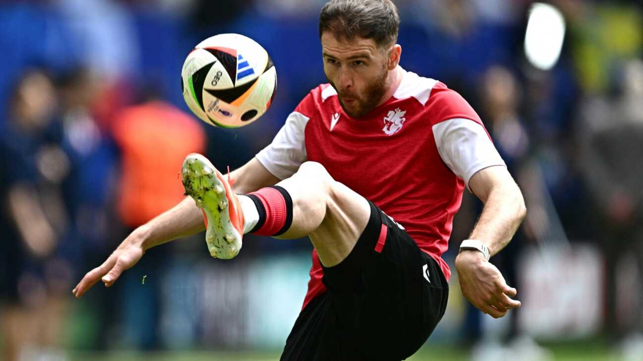 Heidenheim verpflichtet KSC-Torjäger Siwsiwadse und Krätzig Heidenheim verpflichtet KSC-Torjäger Siwsiwadse und Krätzig