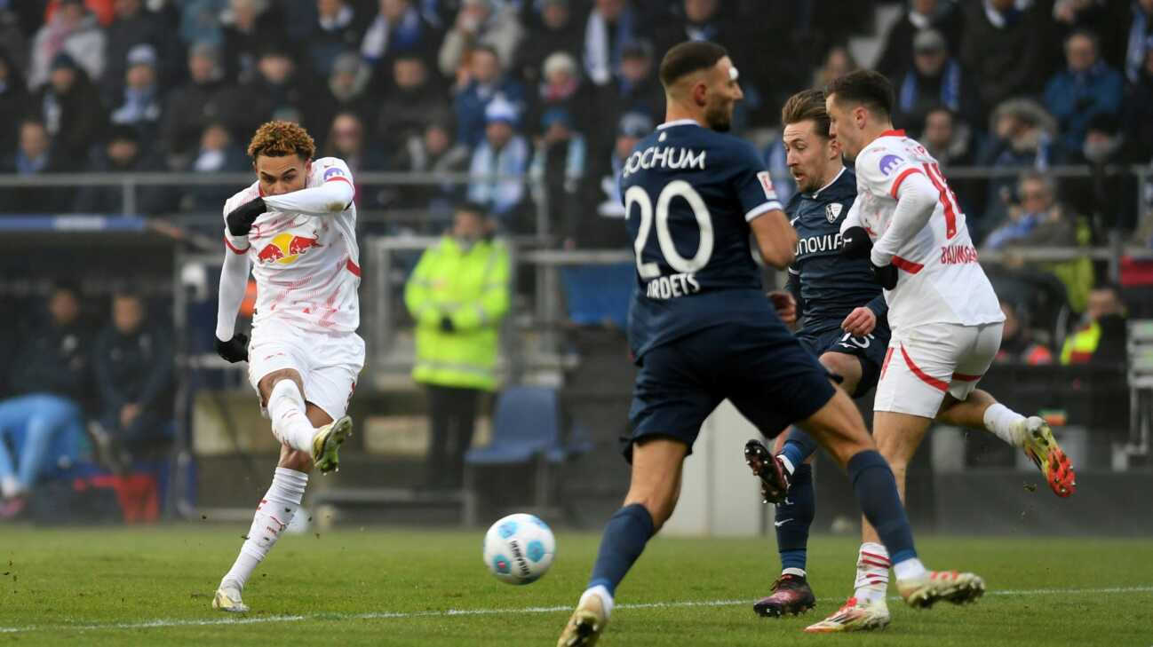 "Fußball wie früher": VAR kann kalibrierte Linie nicht ziehen "Fußball wie früher": VAR kann kalibrierte Linie nicht ziehen