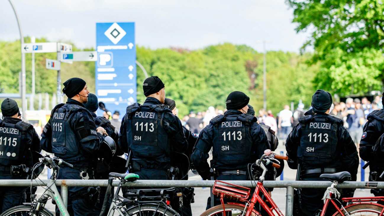 "Unsere Kurve" fassungslos nach Polizeikosten-Urteil "Unsere Kurve" fassungslos nach Polizeikosten-Urteil