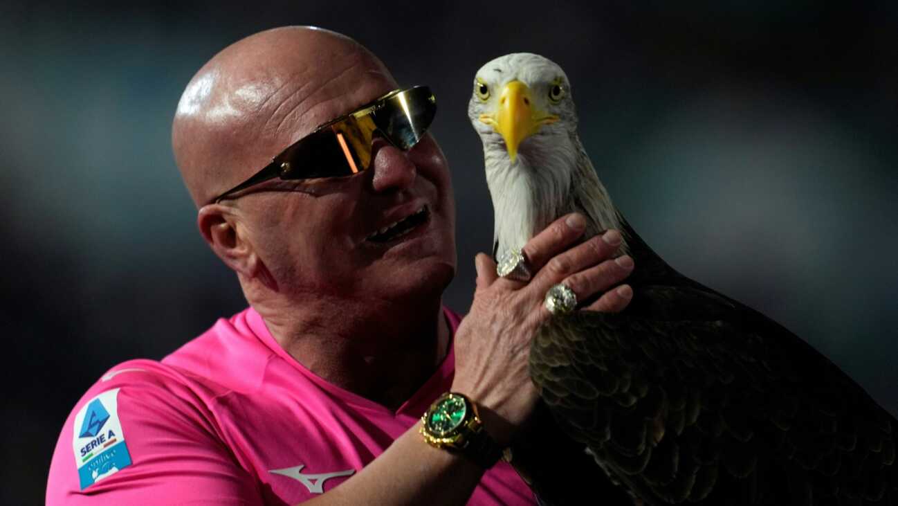 Nach Penisbildern: Lazio entlässt seinen Falkner Bernabé Nach Penisbildern: Lazio entlässt seinen Falkner Bernabé