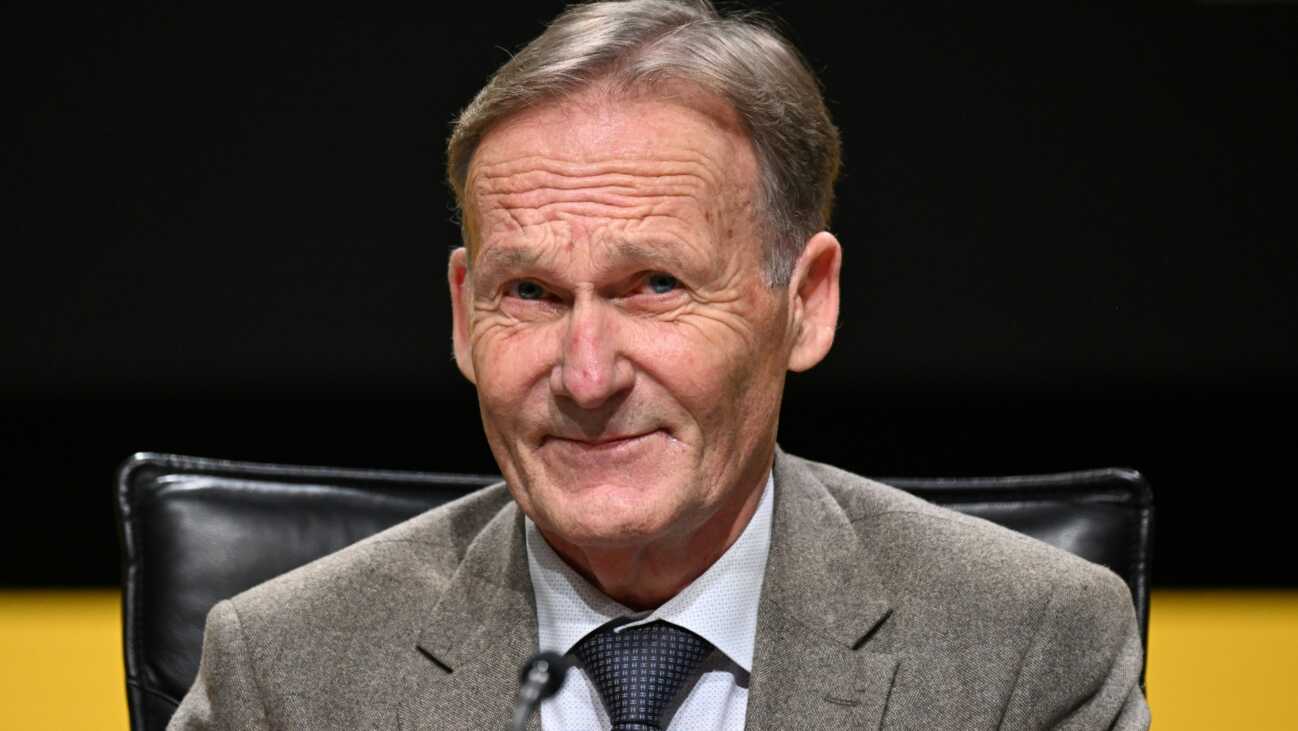 "Bisschen rumspinnen": Watzke will Debatte zur Liga-Strategie "Bisschen rumspinnen": Watzke will Debatte zur Liga-Strategie