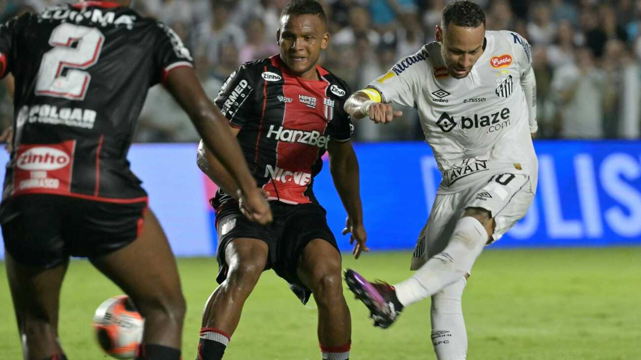 Neymar feiert 52-Minuten-Comeback für Santos Neymar feiert 52-Minuten-Comeback für Santos