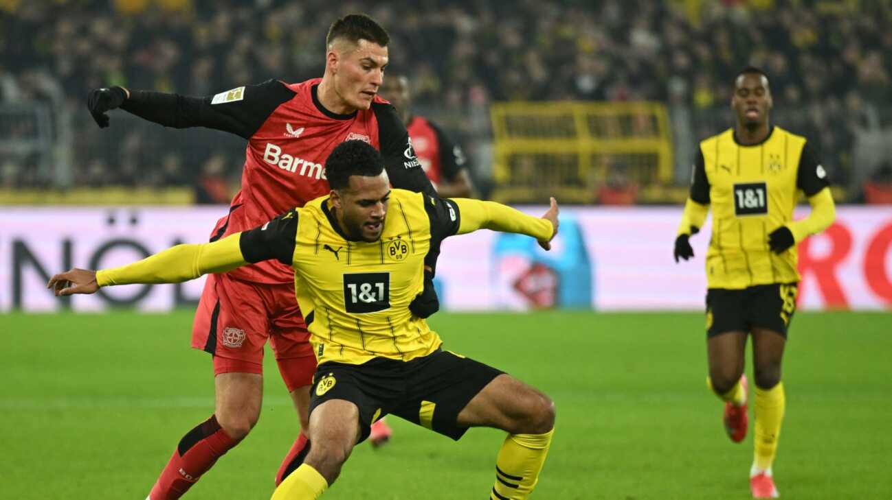 BVB stattet U17-Weltmeister Kabar mit Profivertrag aus BVB stattet U17-Weltmeister Kabar mit Profivertrag aus