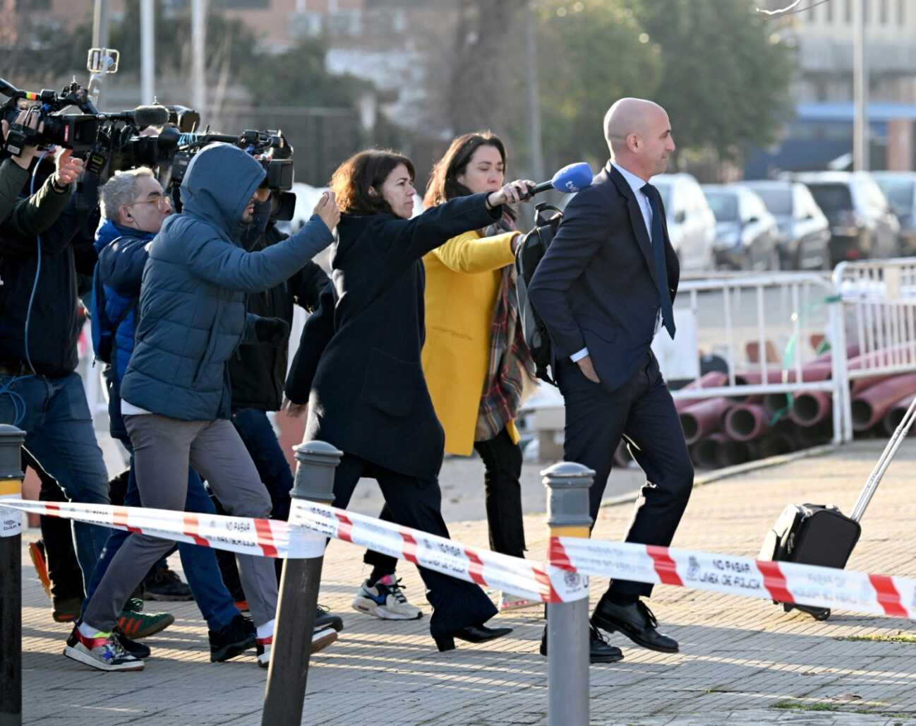"Sie hat ‚okay‘ gesagt": Rubiales rechtfertigt Skandal-Kuss "Sie hat 'okay' gesagt": Rubiales rechtfertigt Skandal-Kuss