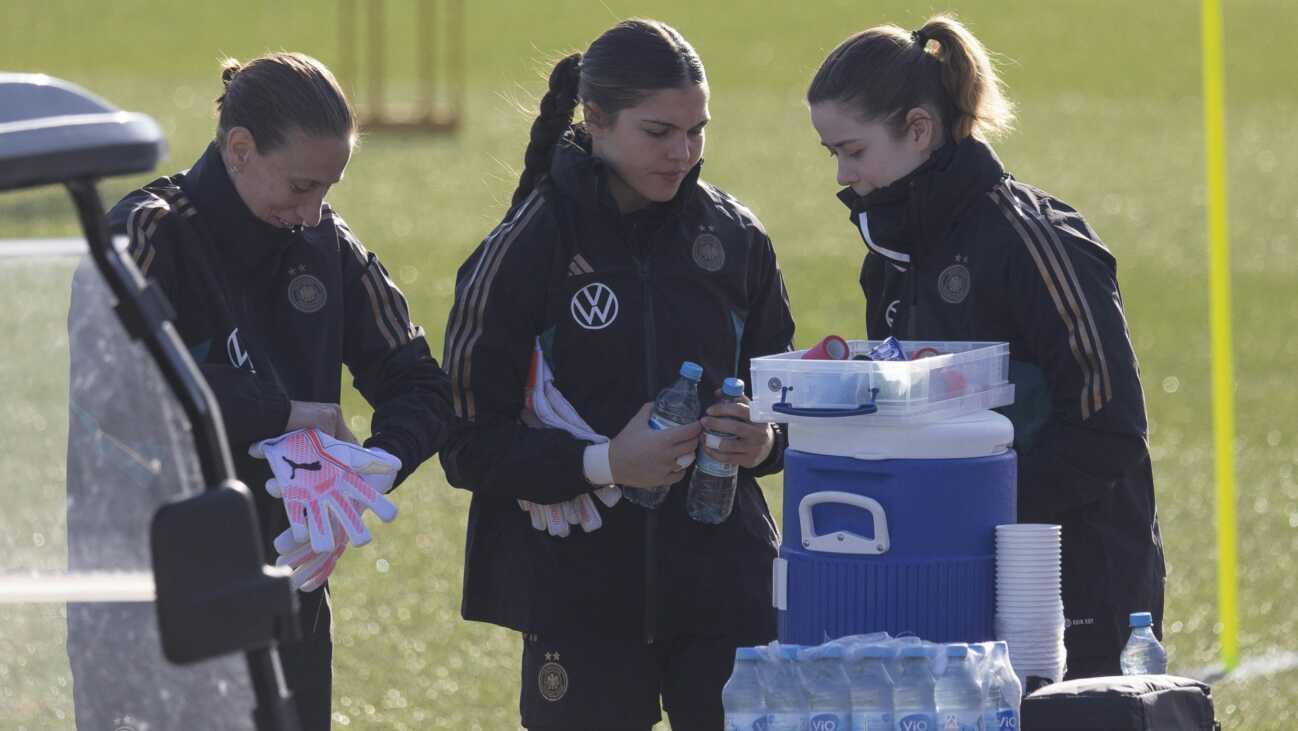 Wück: Im DFB-Tor gibt es "eine kleine Tendenz" Wück: Im DFB-Tor gibt es "eine kleine Tendenz"