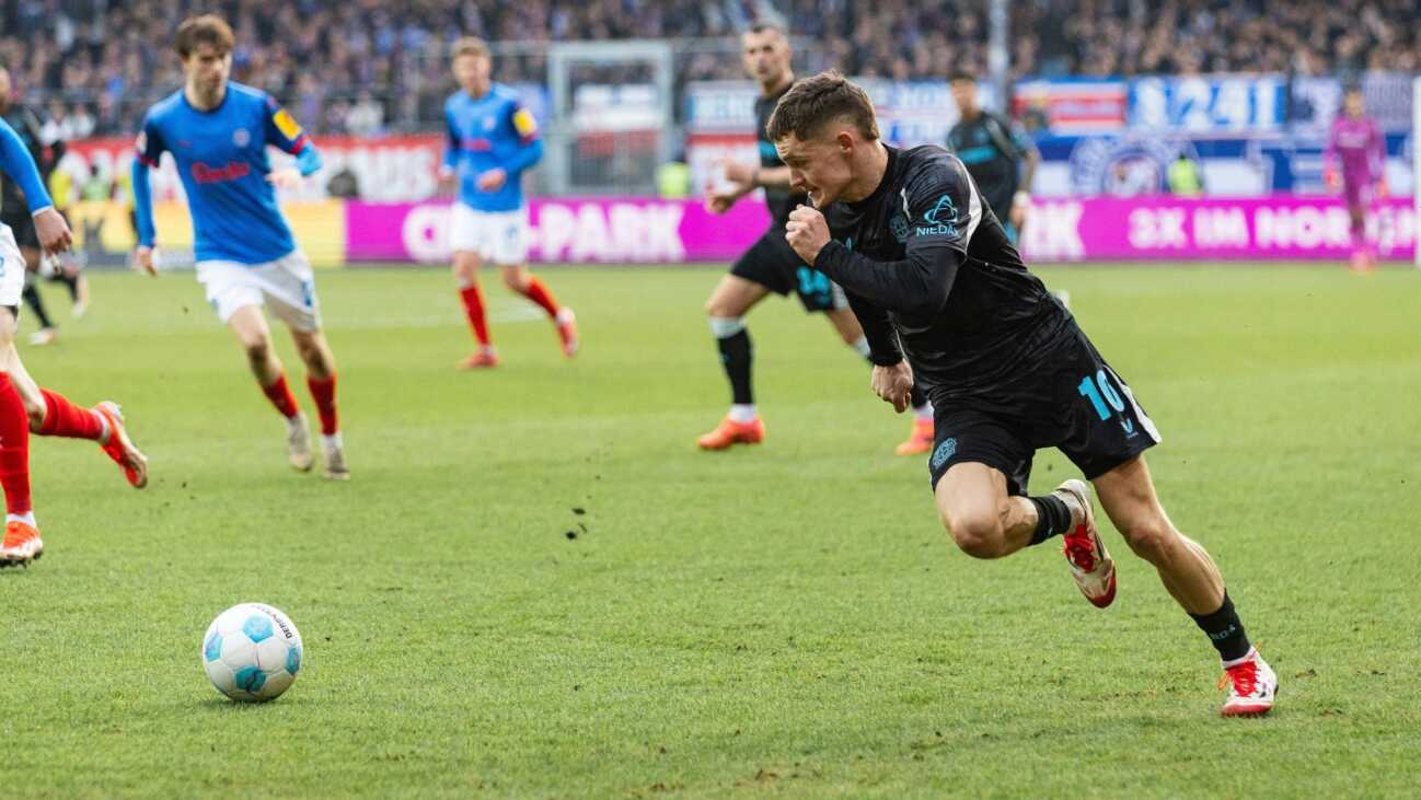 Übles Foul an Wirtz in Kiel: "Man muss ihn schützen" Übles Foul an Wirtz in Kiel: "Man muss ihn schützen"