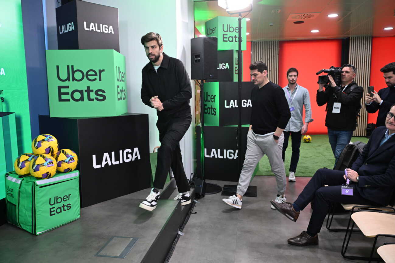iker-casillas-and-gerard-piqu-799938085 Iker Casillas and Gerard Piqué present the new Uber Eats advertising campaign Gerard Piqué and Iker Casillas on their arrival at the presentation of the new Uber Eats advertising campaign, February 5, 2025, in Madrid Spain FUTBOLISTAS UBER EATS CAMPAIGN ADVERTISING José Madrid Madrid Spain PUBLICATIONxNOTxINxESP Copyright: xJosà xOlivax 6499710