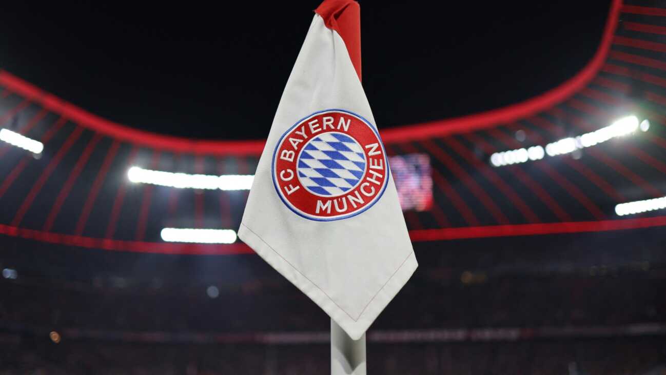 FC Bayern muss 100.000 Euro Geldstrafe zahlen FC Bayern muss 100.000 Euro Geldstrafe zahlen