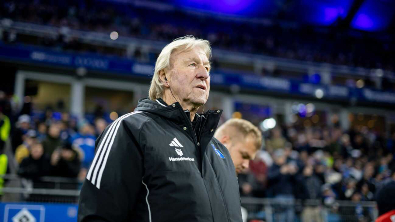Rekord-Derby im Pokal der Frauen: Auch Hrubesch ist heiß Rekord-Derby im Pokal der Frauen: Auch Hrubesch ist heiß