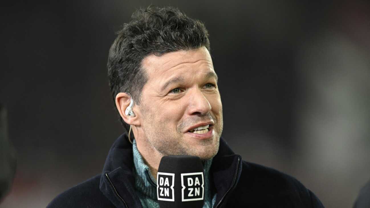 Ballack bleibt Experte bei DAZN Ballack bleibt Experte bei DAZN