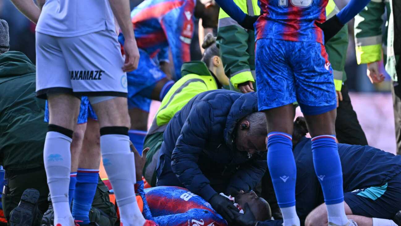 Nach Horror-Foul: Mateta nimmt Roberts in Schutz Nach Horror-Foul: Mateta nimmt Roberts in Schutz
