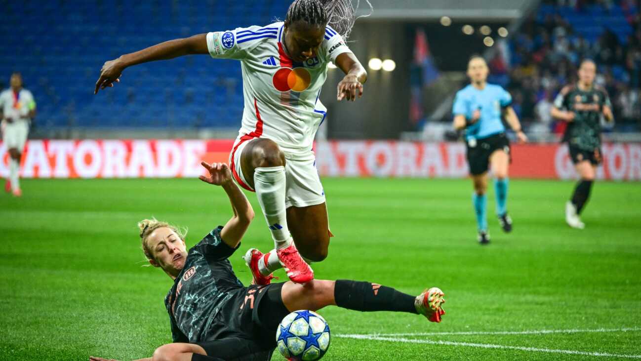 Trotz Führung: Bayern-Frauen scheitern an Lyon Trotz Führung: Bayern-Frauen scheitern an Lyon