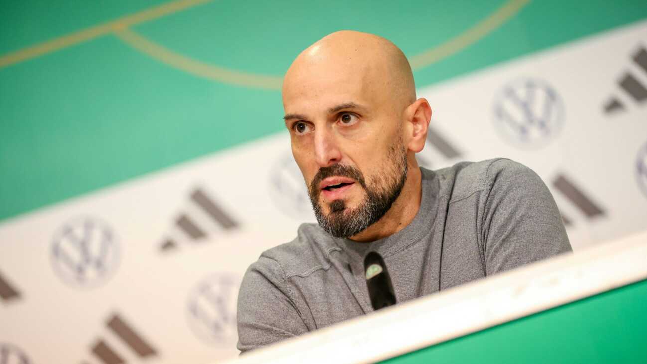U21-Cheftrainer Di Salvo verlängert Vertrag bis 2027 U21-Cheftrainer Di Salvo verlängert Vertrag bis 2027