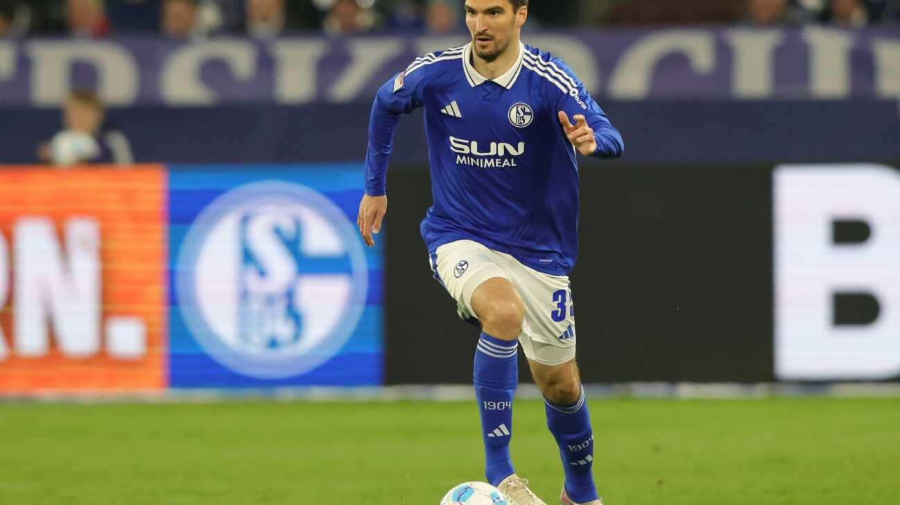 Schalke 04: Keine neuen Verträge für drei Stammspieler Schalke 04: Keine neuen Verträge für drei Stammspieler