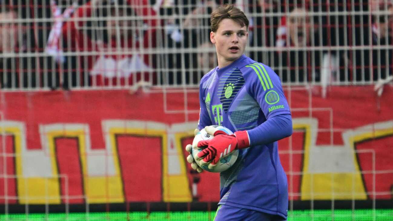 Nach Patzer: Eberl und Co. stärken Urbig den Rücken Nach Patzer: Eberl und Co. stärken Urbig den Rücken