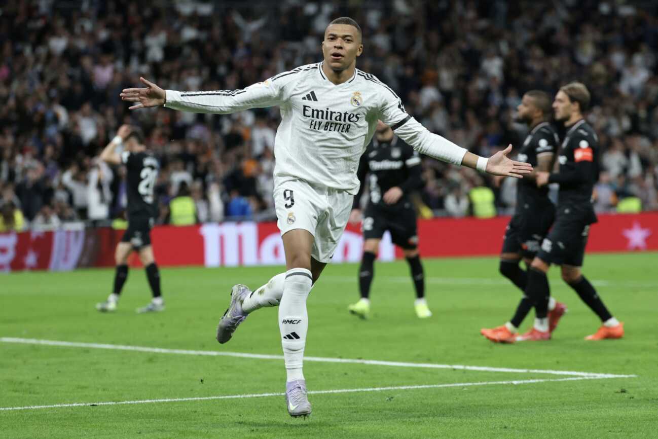 Ancelotti vergleicht Mbappé mit Ronaldo Ancelotti vergleicht Mbappé mit Ronaldo