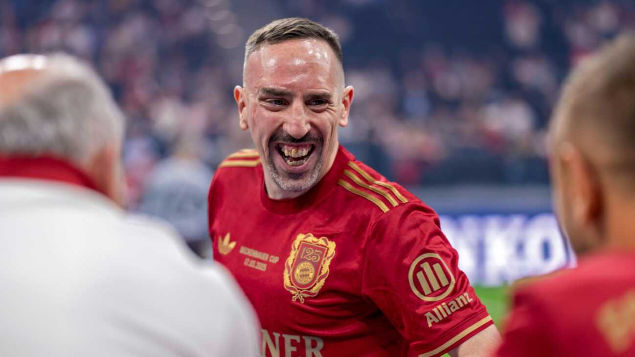 "Für die Kabine sehr wichtig": Ribery für Müller-Verbleib "Für die Kabine sehr wichtig": Ribery für Müller-Verbleib