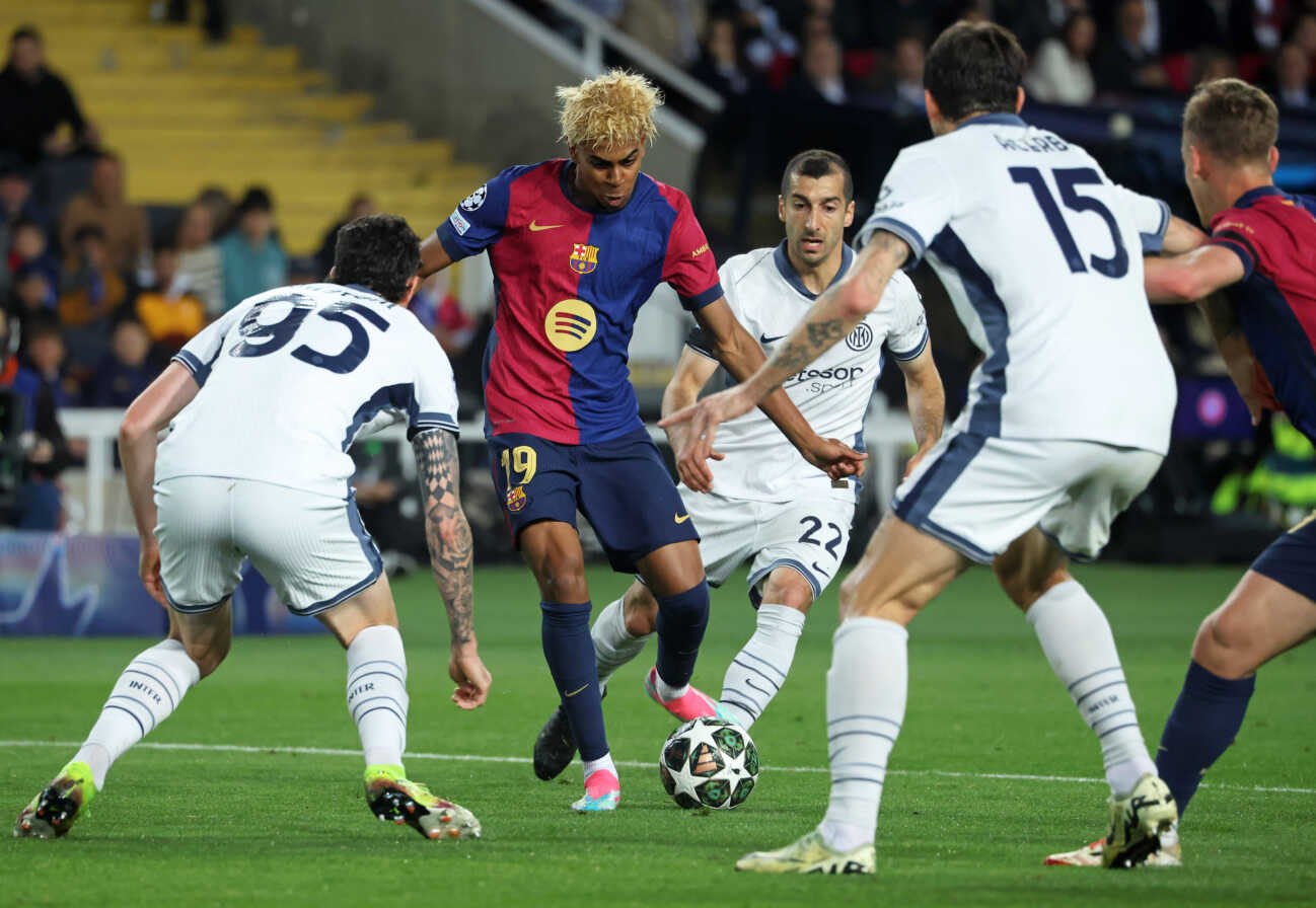 FC Barcelona, Barca v FC Internazionale Milano - UEFA Champions League 2024/25 Semi Final First Leg Lamine Yamal scores during the match between FC Barcelona and Football Club Internazionale Milano, corresponding to the first leg of the semifinals of the UEFA Champions League, played at the Lluis Companys Stadium in Barcelona, Spain, on April 30, 2025. Barcelona Barcelona Spain PUBLICATIONxNOTxINxFRA Copyright: xUrbanandsportx originalFilename:urbanandsport-fcbarcel250430_npf4M.jpg