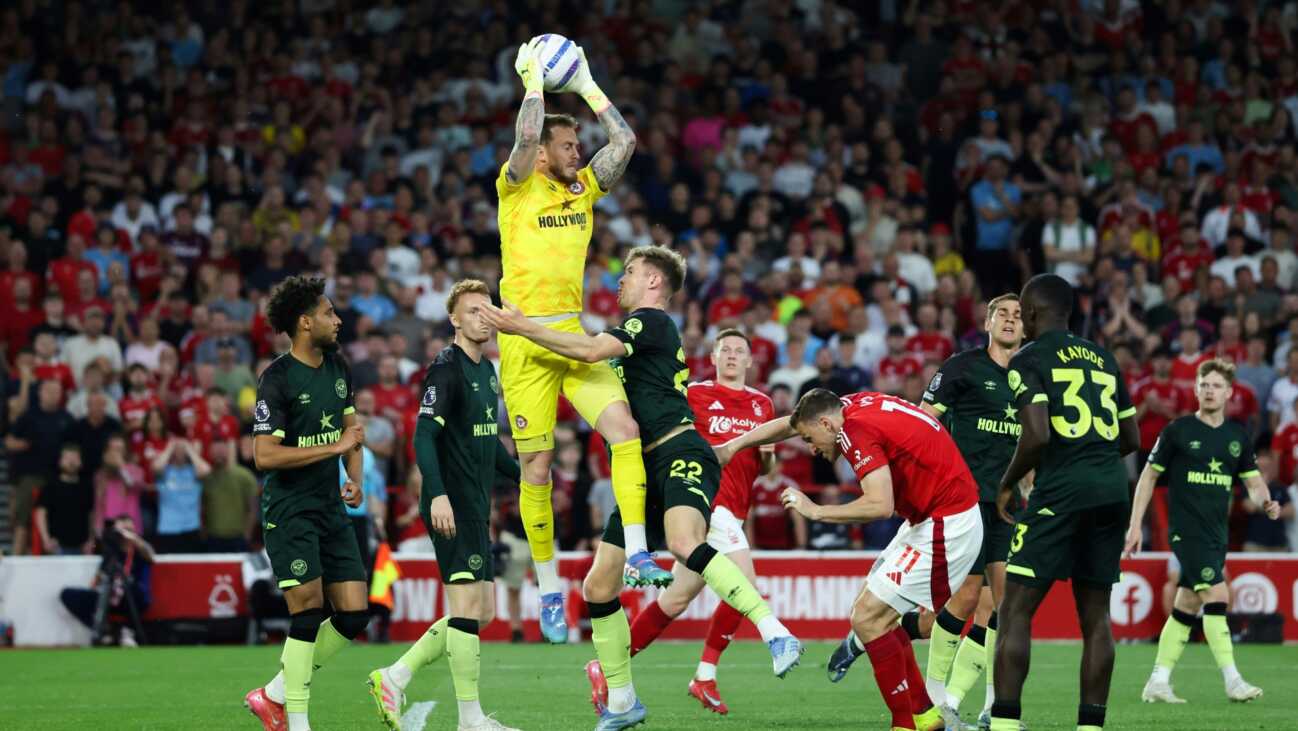 kicker: Leverkusen bemüht sich um Torhüter Flekken kicker: Leverkusen bemüht sich um Torhüter Flekken