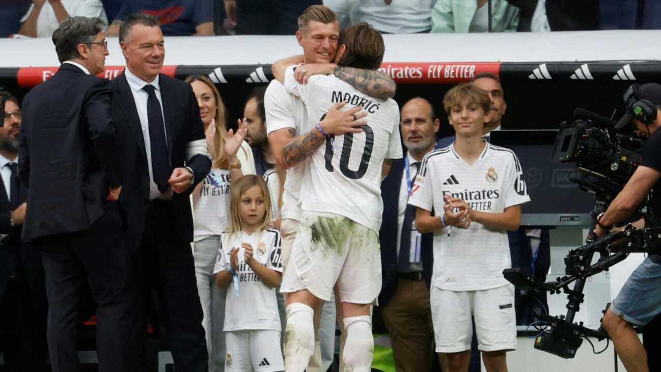 Abschied aus dem Bernabéu: Kroos ehrt Modric