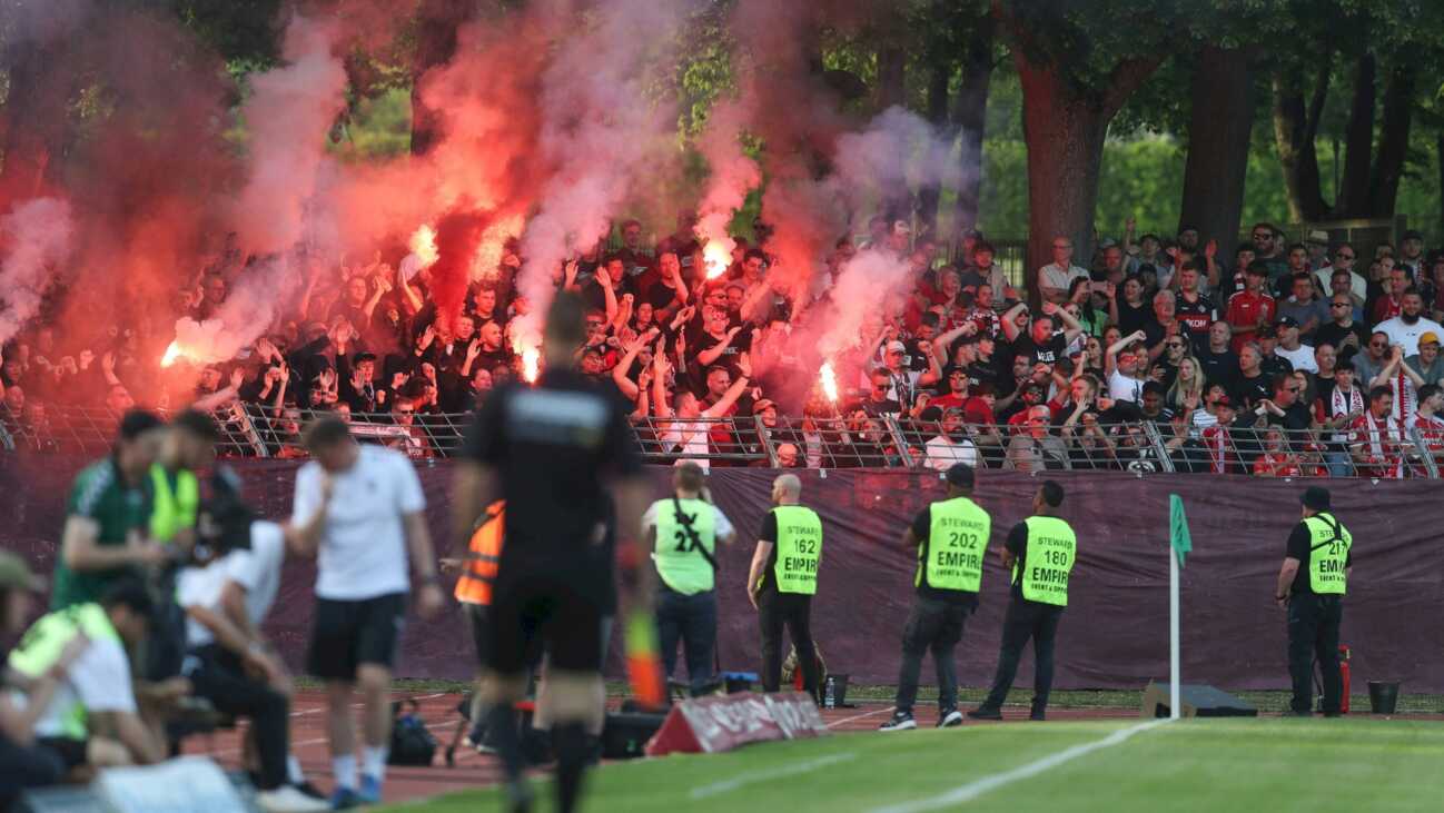 Nach Pyro-Vorfällen: Zuschauer-Ausschluss für Würzburg