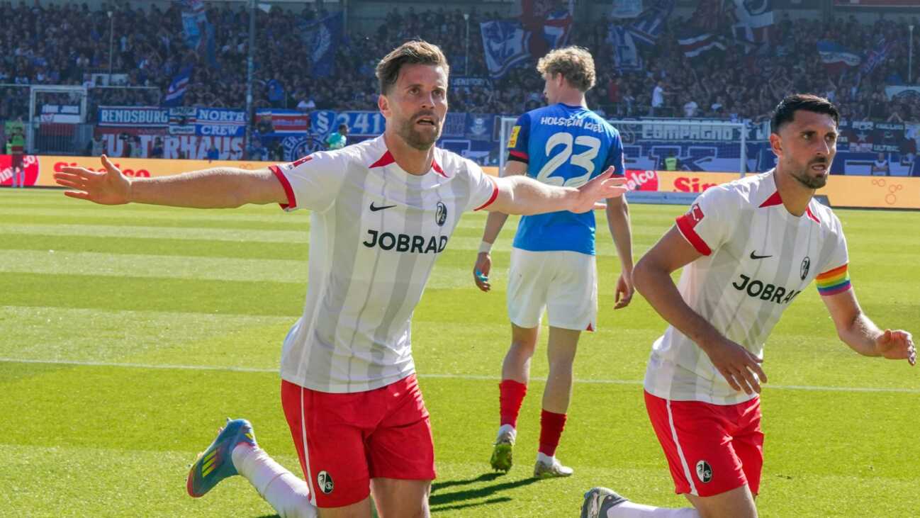 Auf der Couch in die Königsklasse? Freiburg hofft auf Bayer Auf der Couch in die Königsklasse? Freiburg hofft auf Bayer