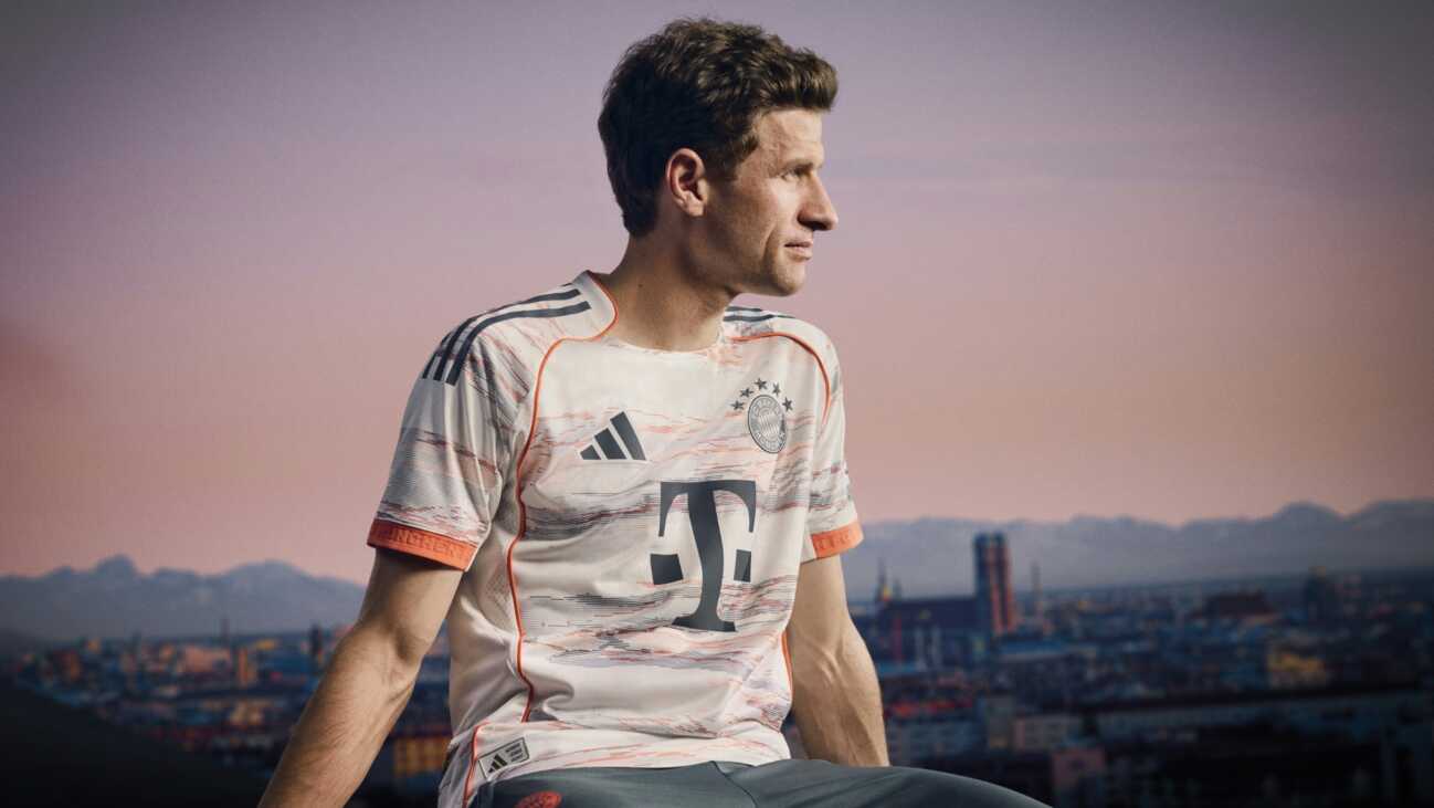 Müller sagt im Auswärtstrikot "Servus"