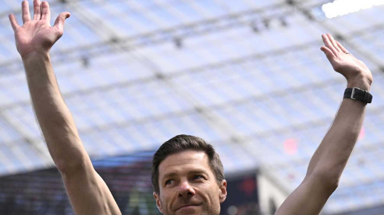 Alonso bietet Nachfolger Hilfe an – keine Tipps für Wirtz Alonso bietet Nachfolger Hilfe an - keine Tipps für Wirtz