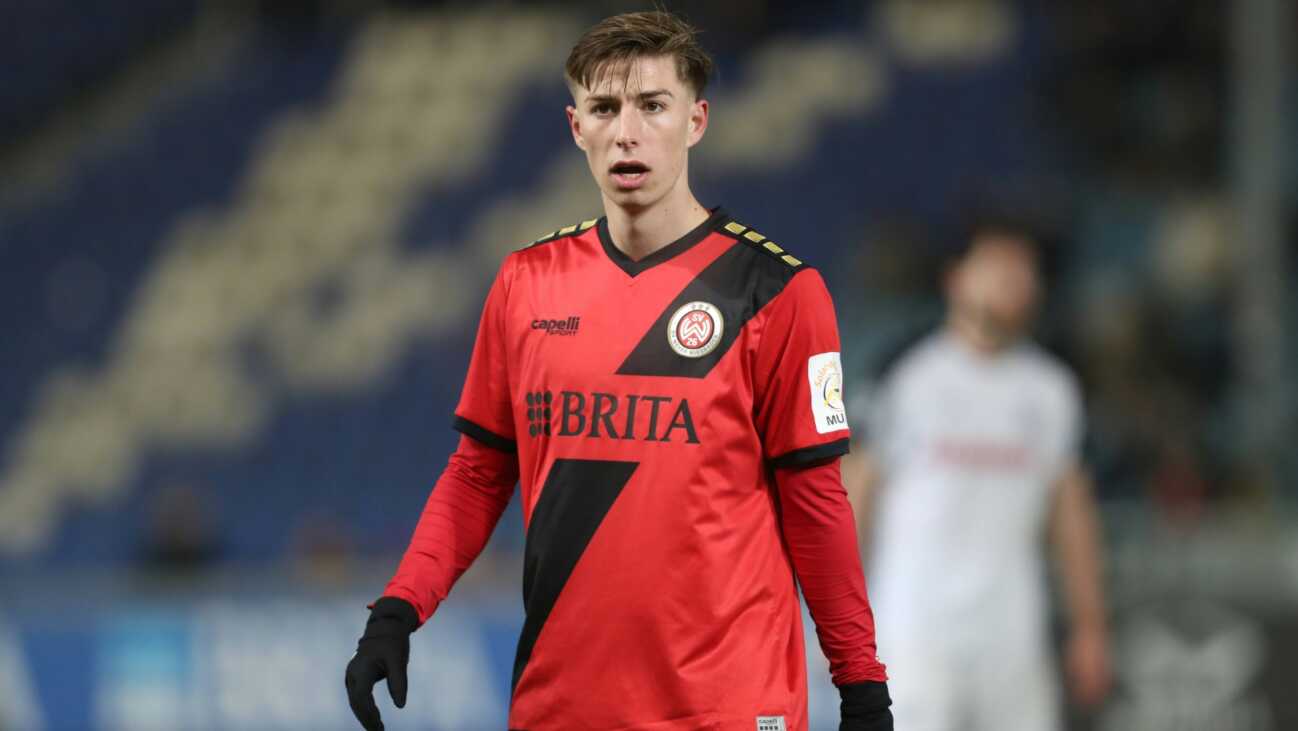 Paderborn holt Bätzner aus Wiesbaden Paderborn holt Bätzner aus Wiesbaden