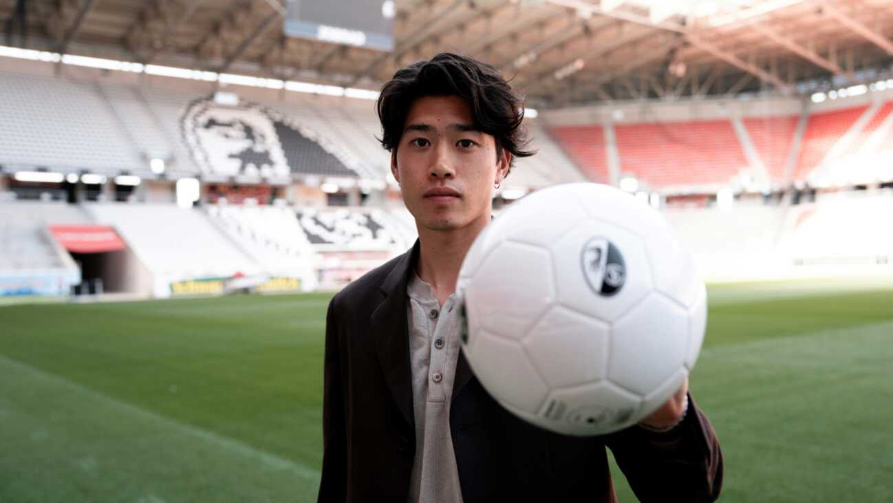 Freiburg holt Japaner Suzuki – als Doan-Ersatz? Freiburg holt Japaner Suzuki - als Doan-Ersatz?