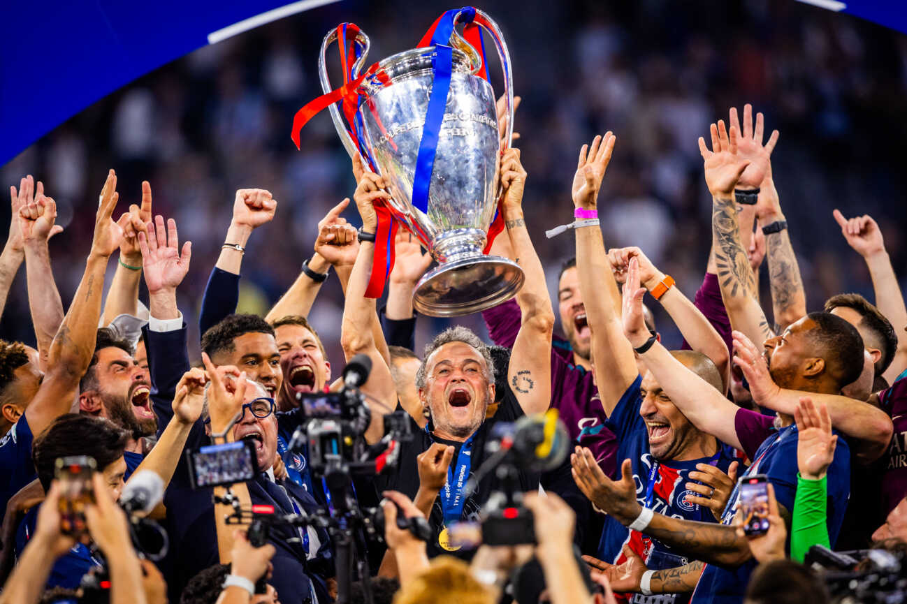 Sport Bilder des Tages UEFA CHAMPIONS LEAGUE FINAL PARIS SAINT GERMAIN INTER MILAN Head coach of PSG Luis Enrique celebrates with a trophy after the UEFA Champions League Final football match between Paris Saint Germain FC and Inter Milan. Allianz Arena Munich Football Arena, Munich, Germany, May 31, 2025. Photo by Branislav Racko Copyright: xx 080A6183