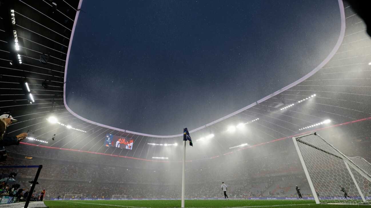 Schlechtes Wetter: Anpfiff in München um 10 Minuten verzögert